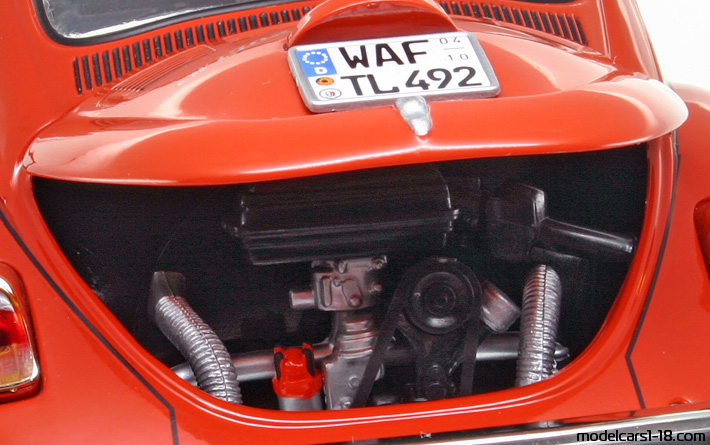 1971 - Volkswagen Beetle (Kaefer) 1302 S Revell 1/18 (Rot) Motor