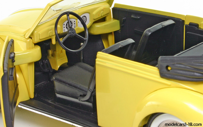 1949 - Volkswagen Beetle (Kaefer) Solido 1/17 (Gelb) Innenraum Armaturenbrett