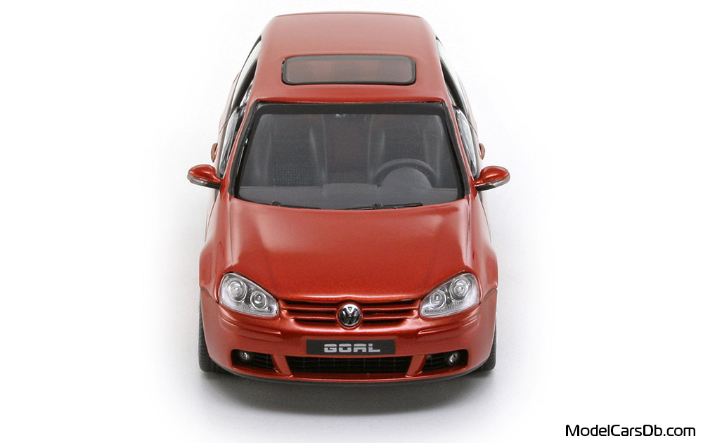 2006 - Volkswagen Golf 2.0 DTI Schuco 1/43 (Rot) Front