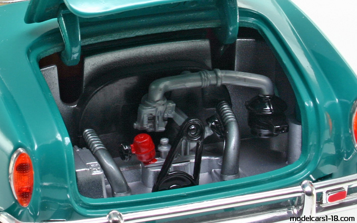 1966 - Volkswagen Karmann-Ghia Road Legends 1/18 (Grün) Motor