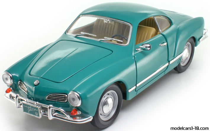1966 - Volkswagen Karmann-Ghia Road Legends 1/18 (Grün) Vorne linke Seite