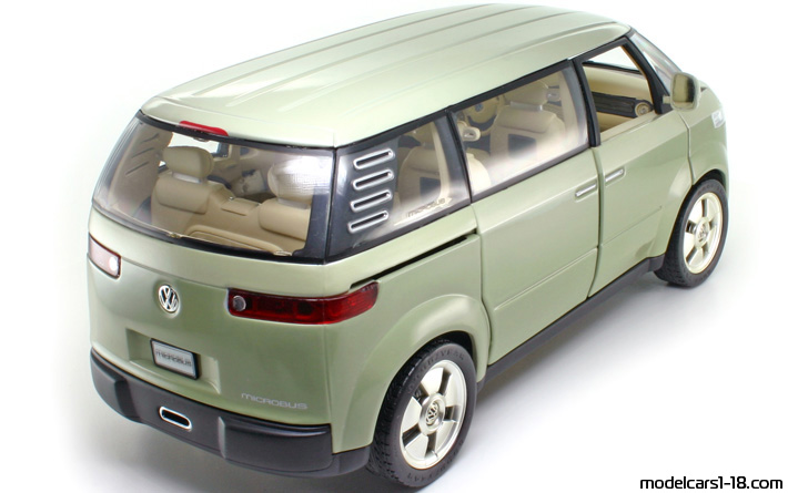 2002 - Volkswagen Microbus Concept Revell 1/18 (Braun / Gold) Hinten rechte seite