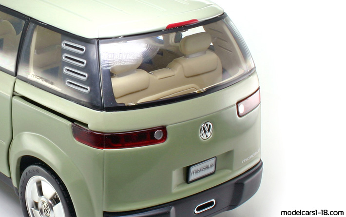 2002 - Volkswagen Microbus Concept Revell 1/18 (Braun / Gold) Kofferraum / Klappbare Scheinwerfer