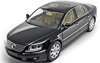 Volkswagen Phaeton W12 (Sedan) 2002 AutoArt 1:18 - Details