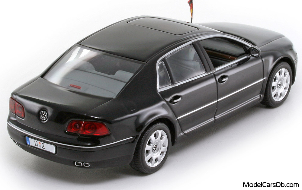 2002 - Volkswagen Phaeton W12 Minichamps 1/43 (Schwarz) Hinten rechte seite