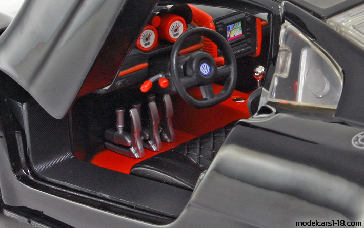 1997 - Volkswagen W12 Nardo Concept Motor Max 1/18 (Schwarz) Innenraum Armaturenbrett