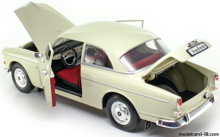 1966 - Volvo P121 Amazon Revell 1/18 (Weiß) Zu öffnende Teile