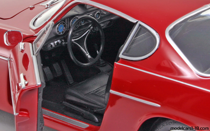 1967 - Volvo P1800 S Revell 1/18 (Rot) Innenraum Armaturenbrett