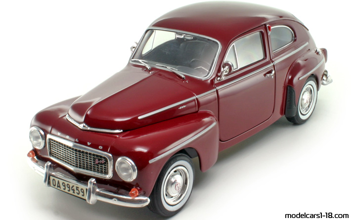 1964 - Volvo PV544 Revell 1/18 (Rot) Vorne linke Seite