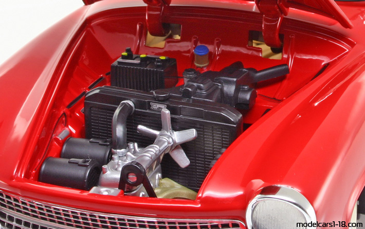 1957 - Wartburg 313 Revell 1/18 (Rot) Motor