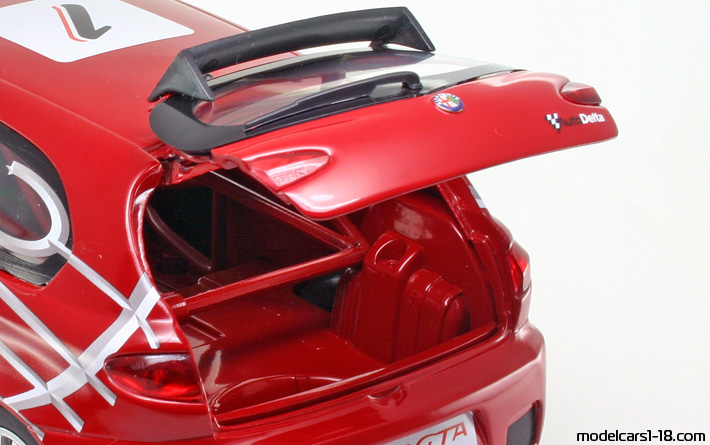 2003 - Alfa Romeo 147 GTA Cup Ricko 1/18 (Red) Trunk / Popup headlights
