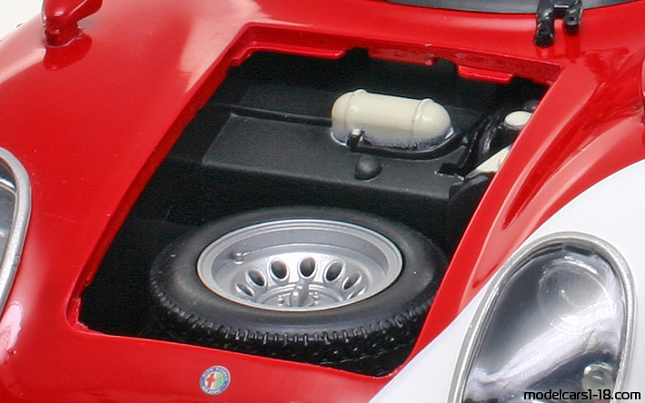 1968 - Alfa Romeo 33.2 Daytona Ricko 1/18 (Red / White) Trunk / Popup headlights