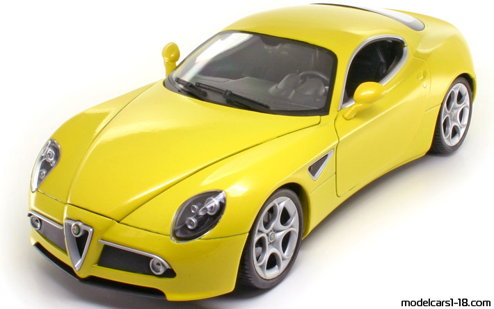 2007 - Alfa Romeo 8C Competizione Welly 1/18 (Black) Vorne linke Seite