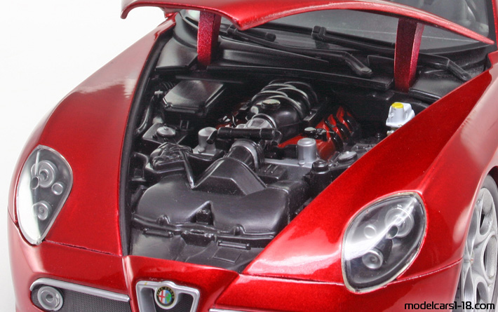 2007 - Alfa Romeo 8C Competizione Welly 1/18 (Rot) Motor