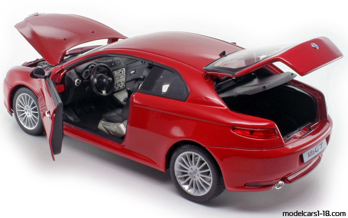 2003 - Alfa Romeo GT Welly 1/18 (Red) Opening parts