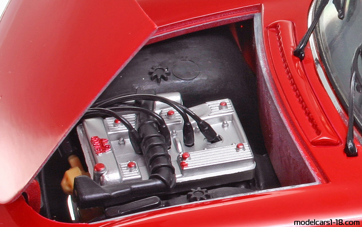 1990 - Alfa Romeo Spider Jouef Evolution 1/18 (Rot) Motor