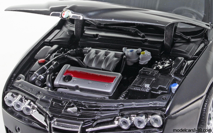 2005 - Alfa Romeo Spider Welly 1/18 (Black) Engine