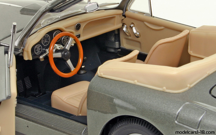 1958 - Aston Martin DB2/4 Mark III Yat Ming 1/18 (Grau) Innenraum Armaturenbrett