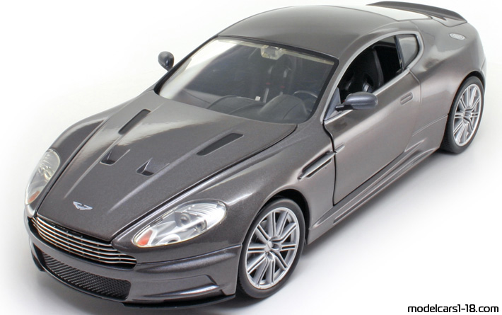 2008 - Aston Martin DBS ERTL 1/18 - Front left side