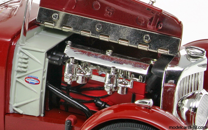 1934 - Aston Martin Mark II Signature Models 1/18 (Rot) Kofferraum / Klappbare Scheinwerfer