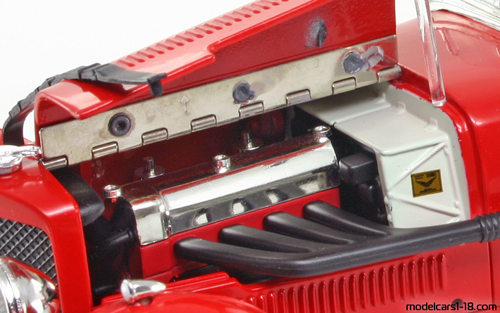 1934 - Aston Martin Ulster Mark II Le Mans Road Signature 1/18 (Red) Trunk / Popup headlights