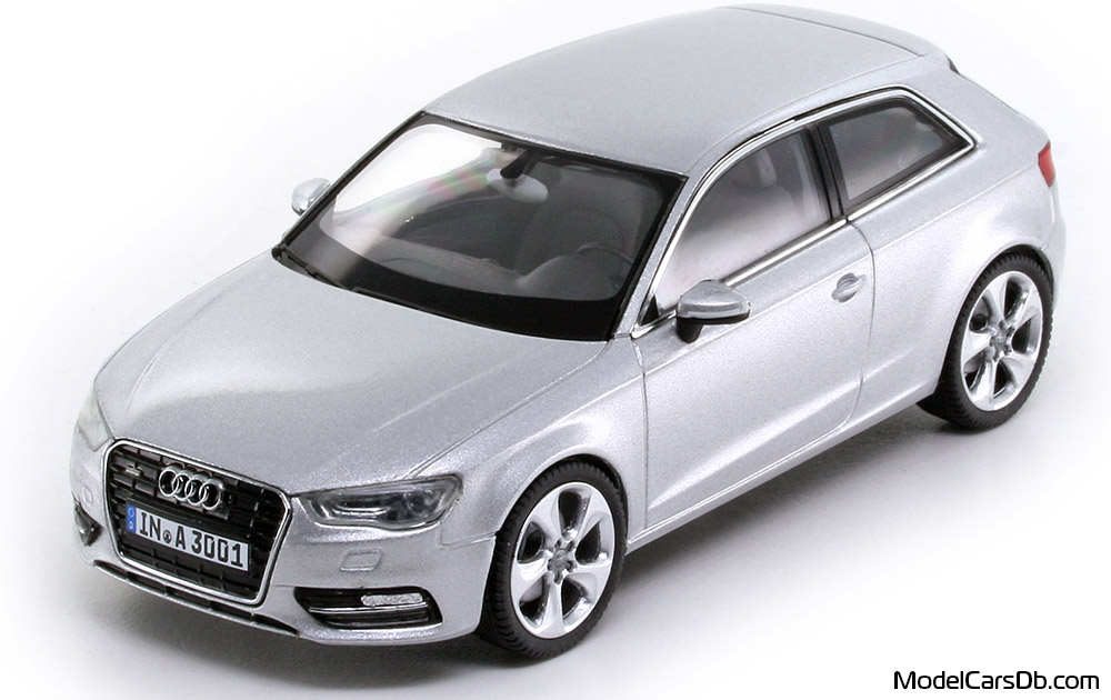 2012 - Audi A3 (8V) Schuco 1/43 (Silber) Vorne linke Seite