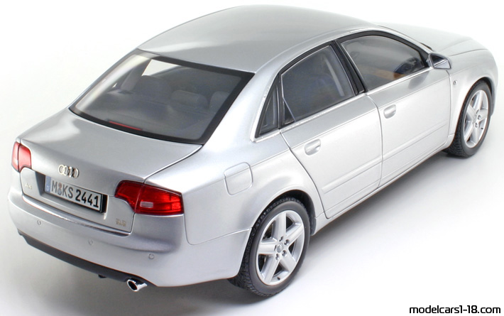 2005 - Audi A4 3.2 Quattro (B7) Minichamps 1/18 (Light Silver) Rear right side