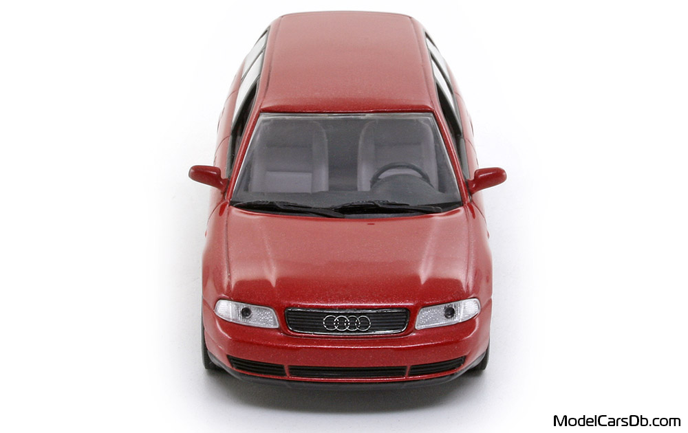 1996 - Audi A4 Avant (B5) Minichamps 1/43 (Red) Front end