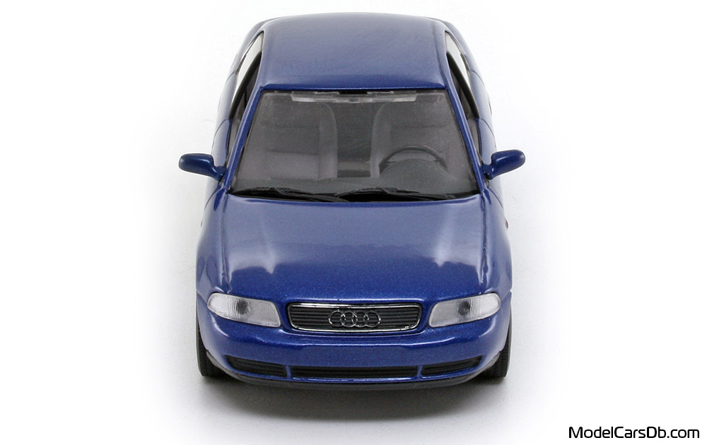 1995 - Audi A4 (B5) Minichamps 1/43 (Blue) Front end