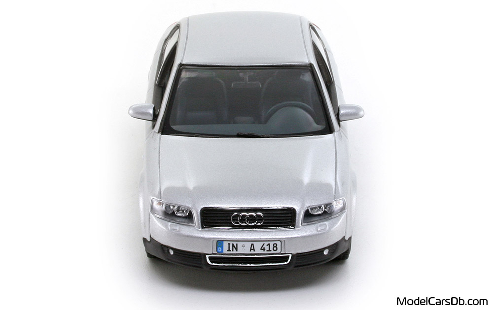 2000 - Audi A4 (B6) Minichamps 1/43 (Silver) Front end