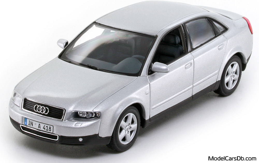 Audi A4 (B6) (sedan) 2000 Minichamps 1:43