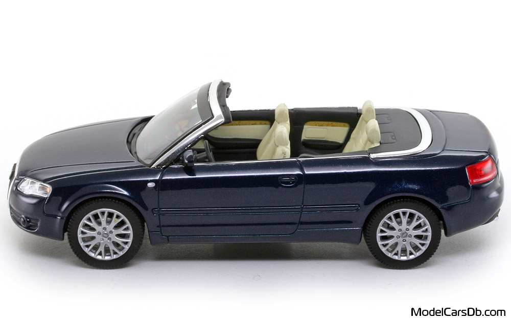 2006 - Audi A4 Cabriolet (B7) Norev 1/43 (Blue) Side