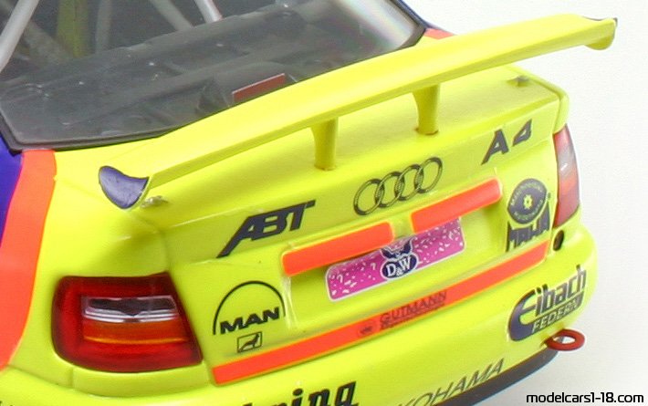 1997 - Audi A4 STW (B5) UT 1/18 (Gelb / Blau) Kofferraum / Klappbare Scheinwerfer