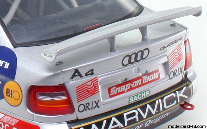 1998 - Audi A4 STW (B5) UT 1/18 (Silber) Kofferraum / Klappbare Scheinwerfer