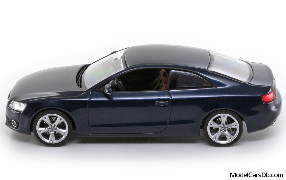 2007 - Audi A5 (8T) Schuco 1/43 (Blau) Seite