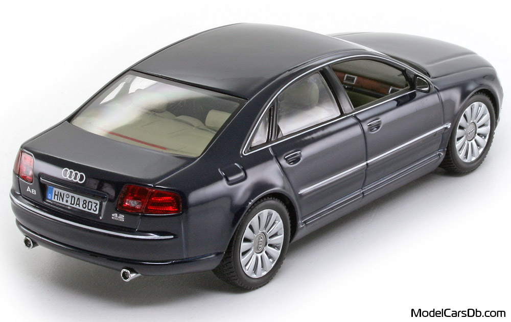 2005 - Audi A8 (D3) Minichamps 1/43 (Blue) Rear right side