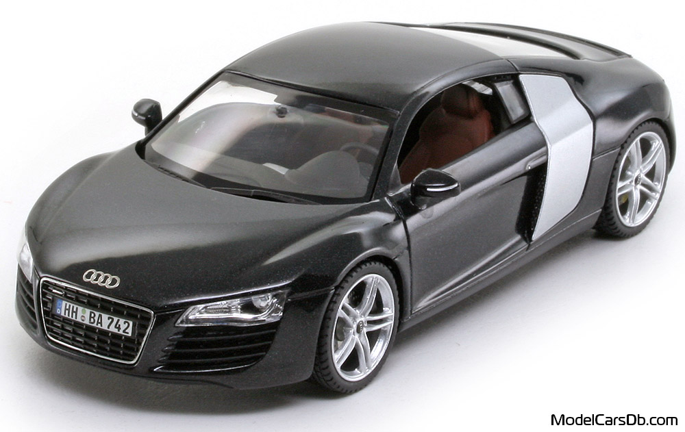 Audi R8 (42) (coupe) 2006 Schuco 1:43