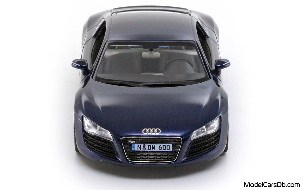 2006 - Audi R8 (42) Schuco 1/43 (Blau / Blau) Front