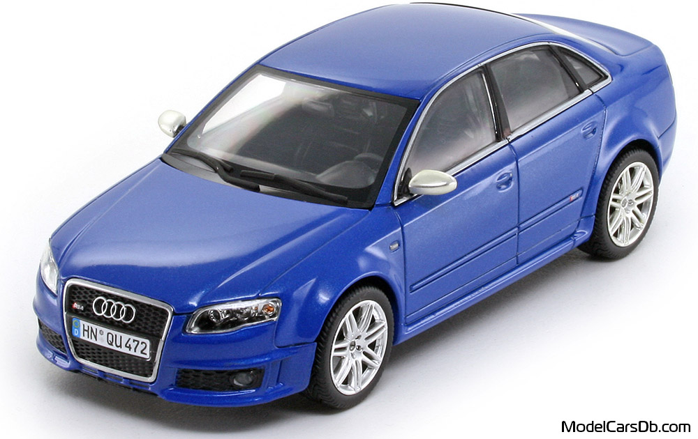Audi RS4 (B7) (sedan) 2004 Minichamps 1:43