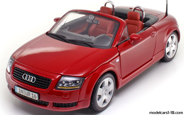 1998 - Audi TT Roadster (8N) Maisto 1/18 - Front left side