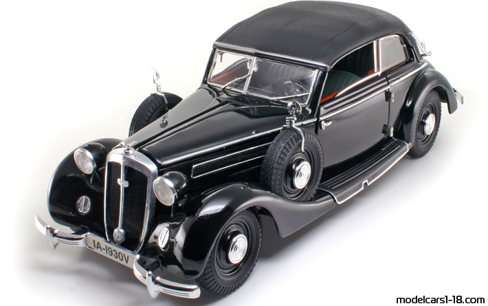 1939 - Auto Union Horch 930V Ricko 1/18 - Front left side