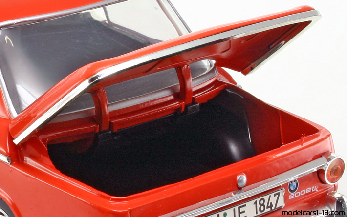 1971 - BMW 2002 tii Anson 1/18 (Rot) Kofferraum / Klappbare Scheinwerfer