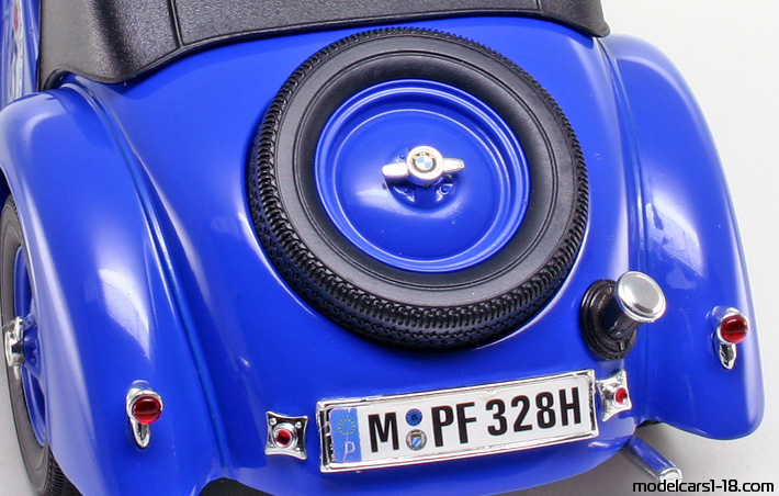 1936 - BMW 328 Ricko 1/18 (Blau) Kofferraum / Klappbare Scheinwerfer