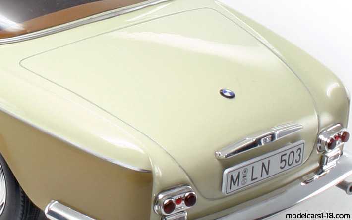 1956 - BMW 503 Revell 1/18 (Бял / Кафяв) Багажник / Отварящи се фарове