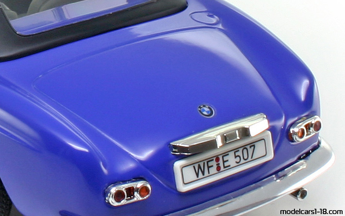 1956 - BMW 507 Revell 1/18 (Blau) Kofferraum / Klappbare Scheinwerfer