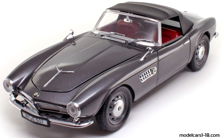 1956 - BMW 507 Revell 1/18 - Vorne linke Seite