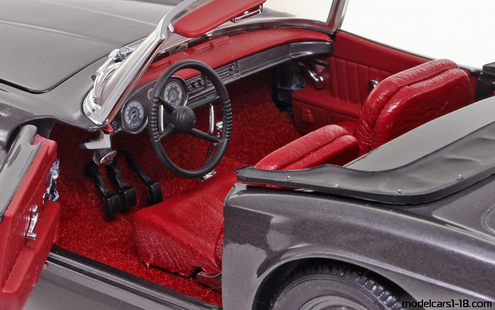 1956 - BMW 507 Revell 1/18 (Grau) Innenraum Armaturenbrett