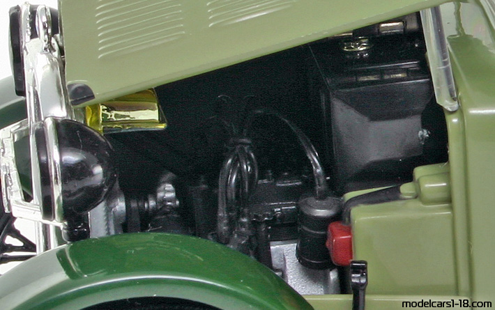 1929 - BMW Dixi 3/15 Ricko 1/18 (Braun / Grün) Motor