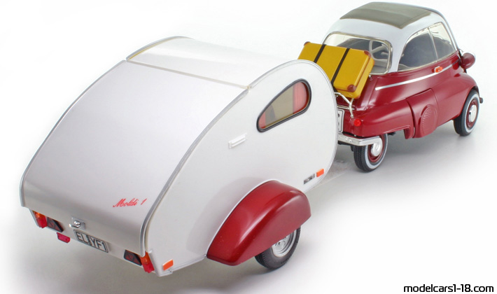1955 - BMW Isetta 250 Camper Revell 1/18 (Червен / Бял) Задна дясна страна