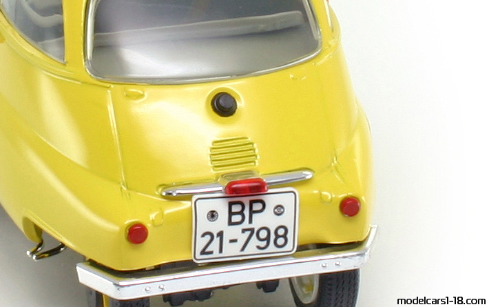 1955 - BMW Isetta 250 Post Revell 1/18 (Gelb) Kofferraum / Klappbare Scheinwerfer
